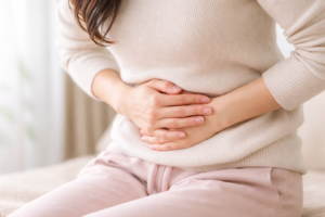 セックスの挿入時に痛い原因は？対処法や受診の目安を専門医が解説